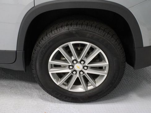 Used 2023 Chevrolet Traverse LT FWD image 20