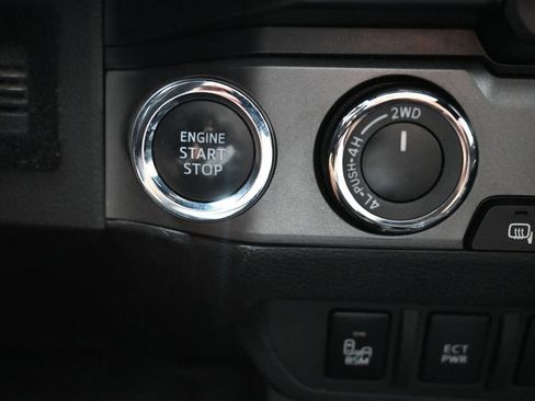 Used 2019 Toyota Tacoma TRD Sport AWD/4WD image 13