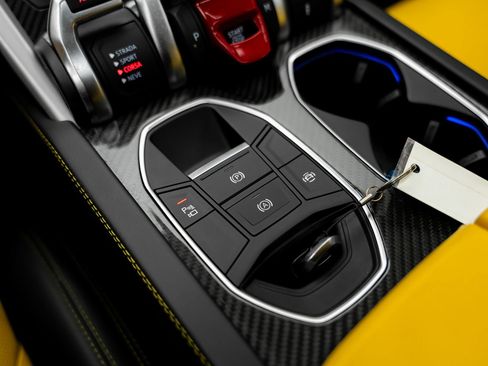 Used 2019 Lamborghini Urus AWD/4WD image 50
