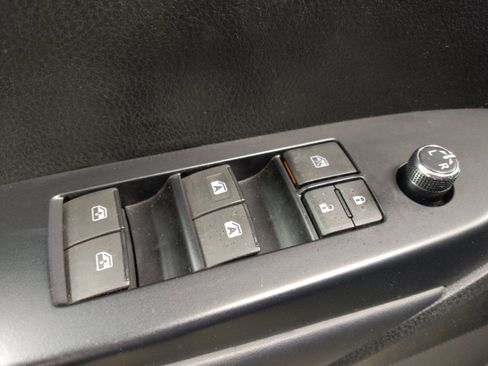 Used 2019 Toyota Highlander SE image 27