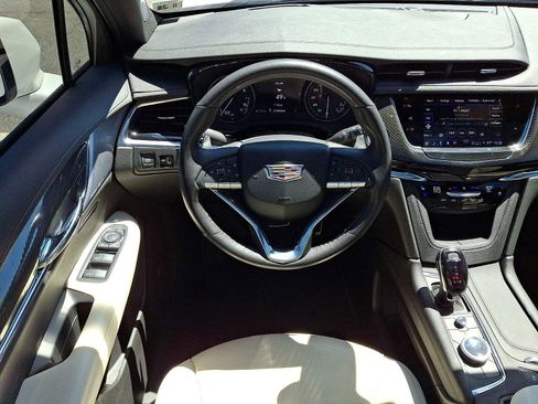 Certified 2023 Cadillac XT6 Sport w/ Technology Package AWD/4WD image 17