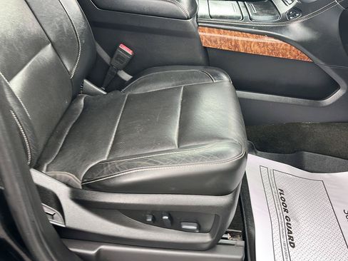 Used 2019 Chevrolet Tahoe Premier AWD/4WD image 32