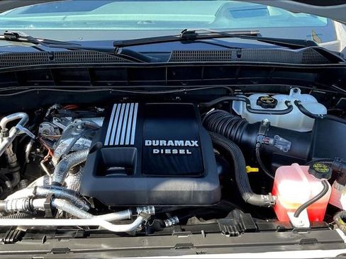 Used 2024 GMC Sierra 1500 AT4 w/ Technology Package image 31