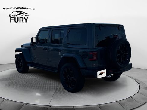 Used 2025 Jeep Wrangler Unlimited Sahara AWD/4WD image 5