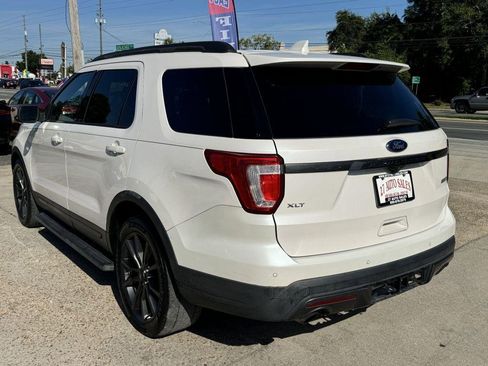 Used 2017 Ford Explorer XLT w/ Equipment Group 202A image 7