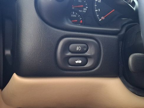 Used 2004 Chevrolet Corvette Convertible w/ Preferred Equipment Group image 21