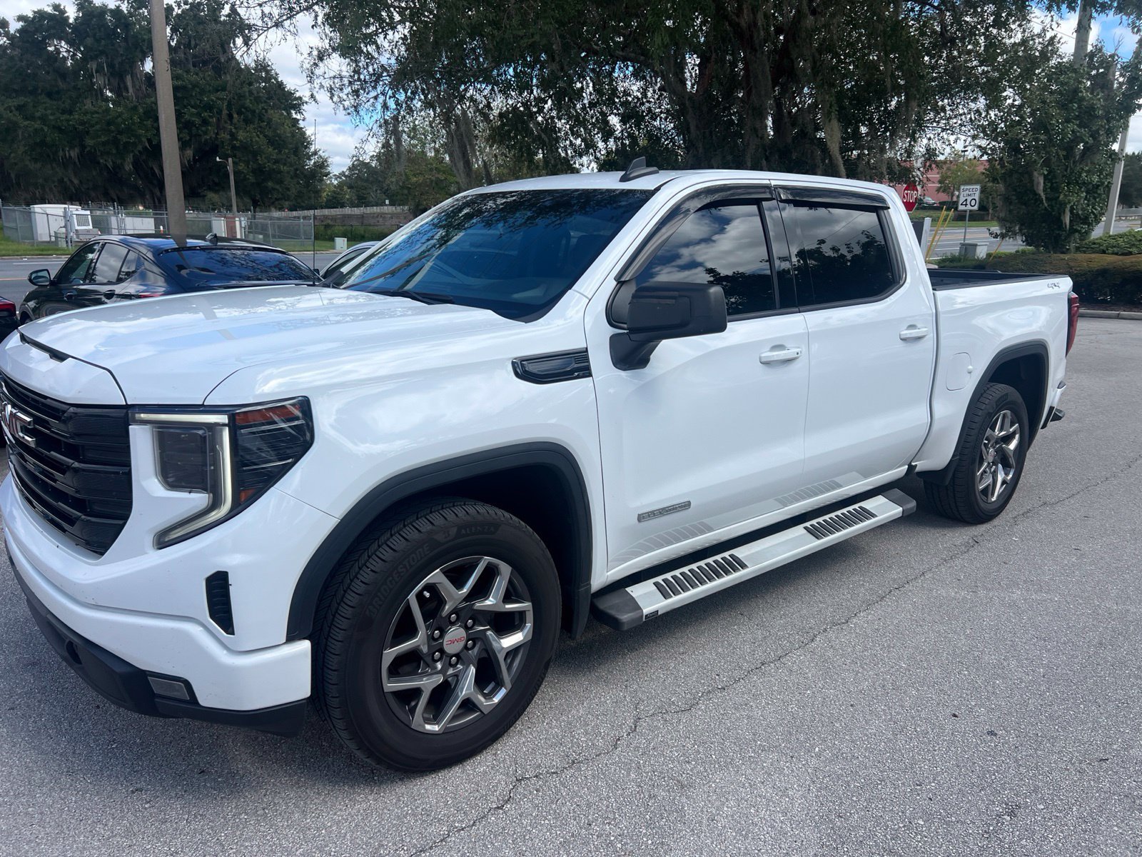 Used 2022 GMC Sierra 1500 Elevation AWD/4WD image 1