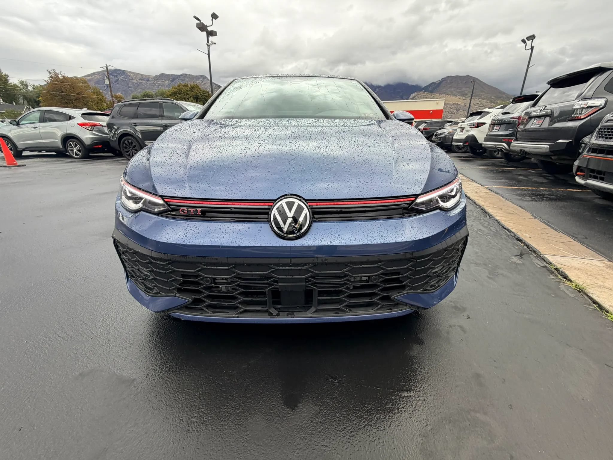 Used 2025 Volkswagen GTI SE FWD image 8