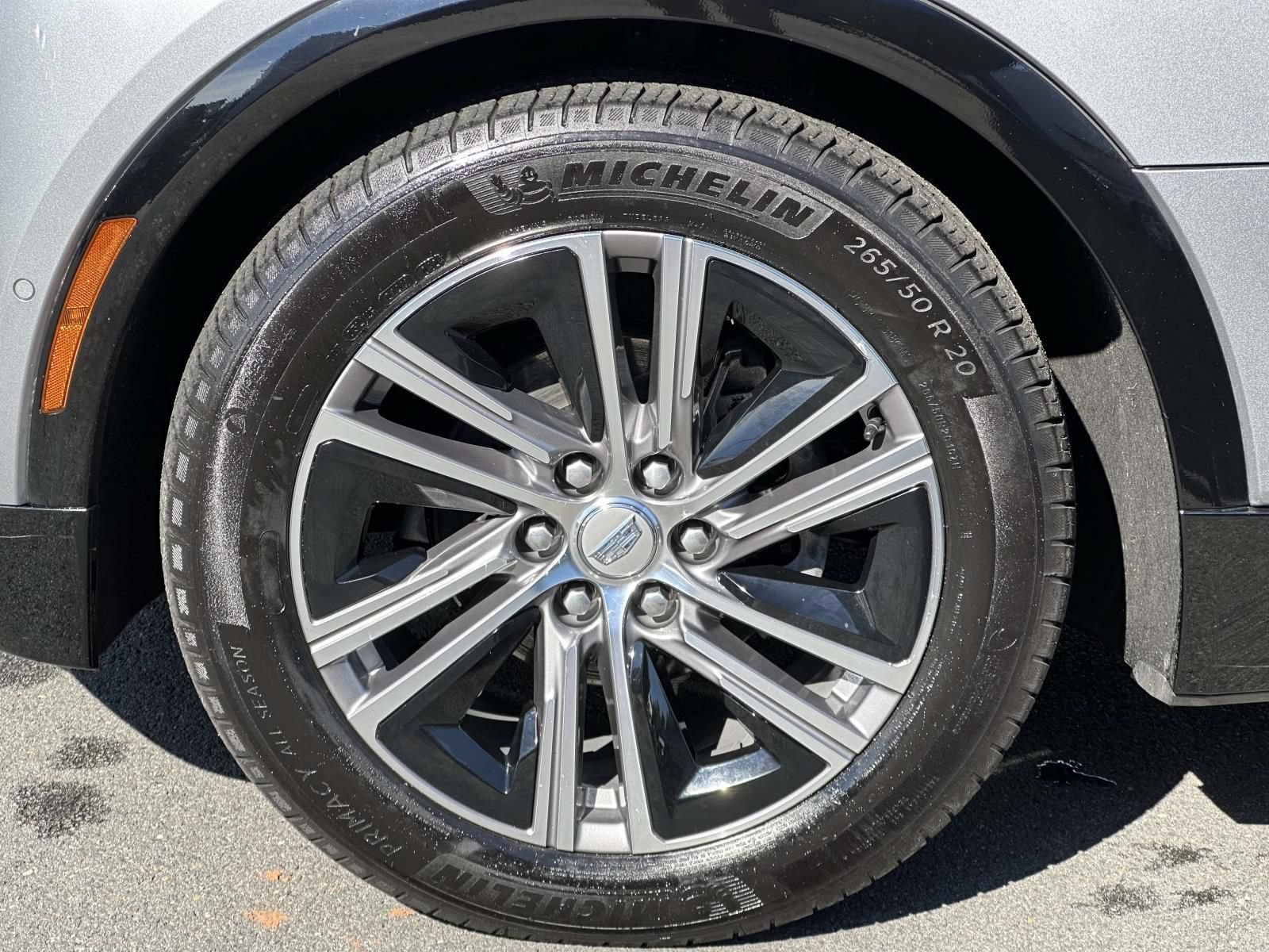 Used 2024 Cadillac Lyriq Luxury AWD/4WD image 7