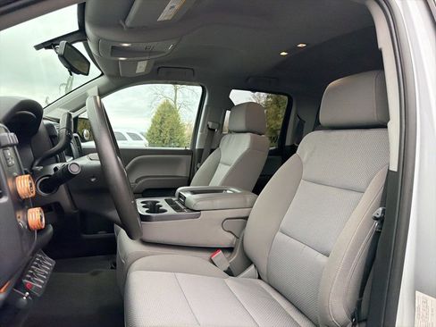 Used 2018 Chevrolet Silverado 1500 Custom image 10