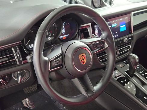 Used 2024 Porsche Macan image 31