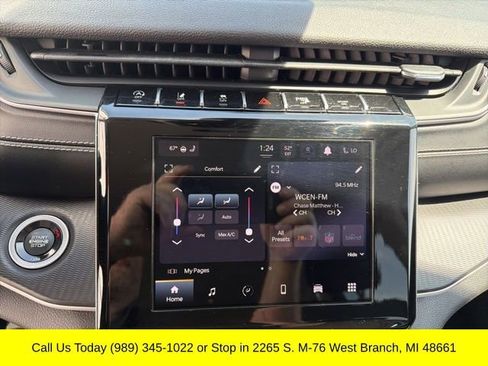 Used 2023 Jeep Grand Cherokee Laredo w/ Luxury Tech Group I AWD/4WD image 19
