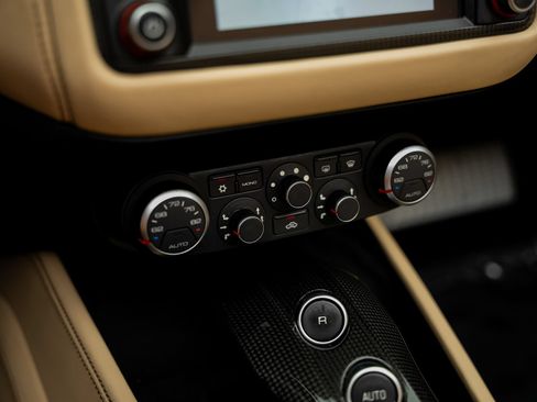 Used 2015 Ferrari California T RWD image 51