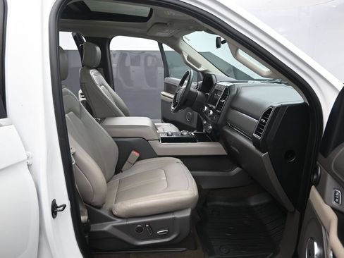 Used 2020 Ford Expedition Limited w/ Equipment Group 302A AWD/4WD image 35