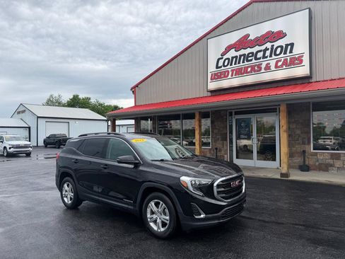 Used 2019 GMC Terrain SLE w/ Driver Convenience Package FWD image 2