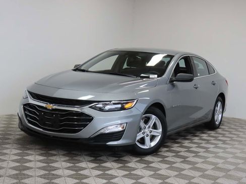 Used 2024 Chevrolet Malibu LS FWD image 1