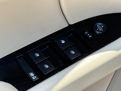 Used 2014 Cadillac XTS Premium FWD image 19