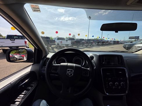 Used 2014 Dodge Grand Caravan SXT FWD image 14