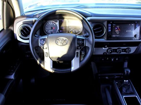 Used 2019 Toyota Tacoma TRD Sport image 24