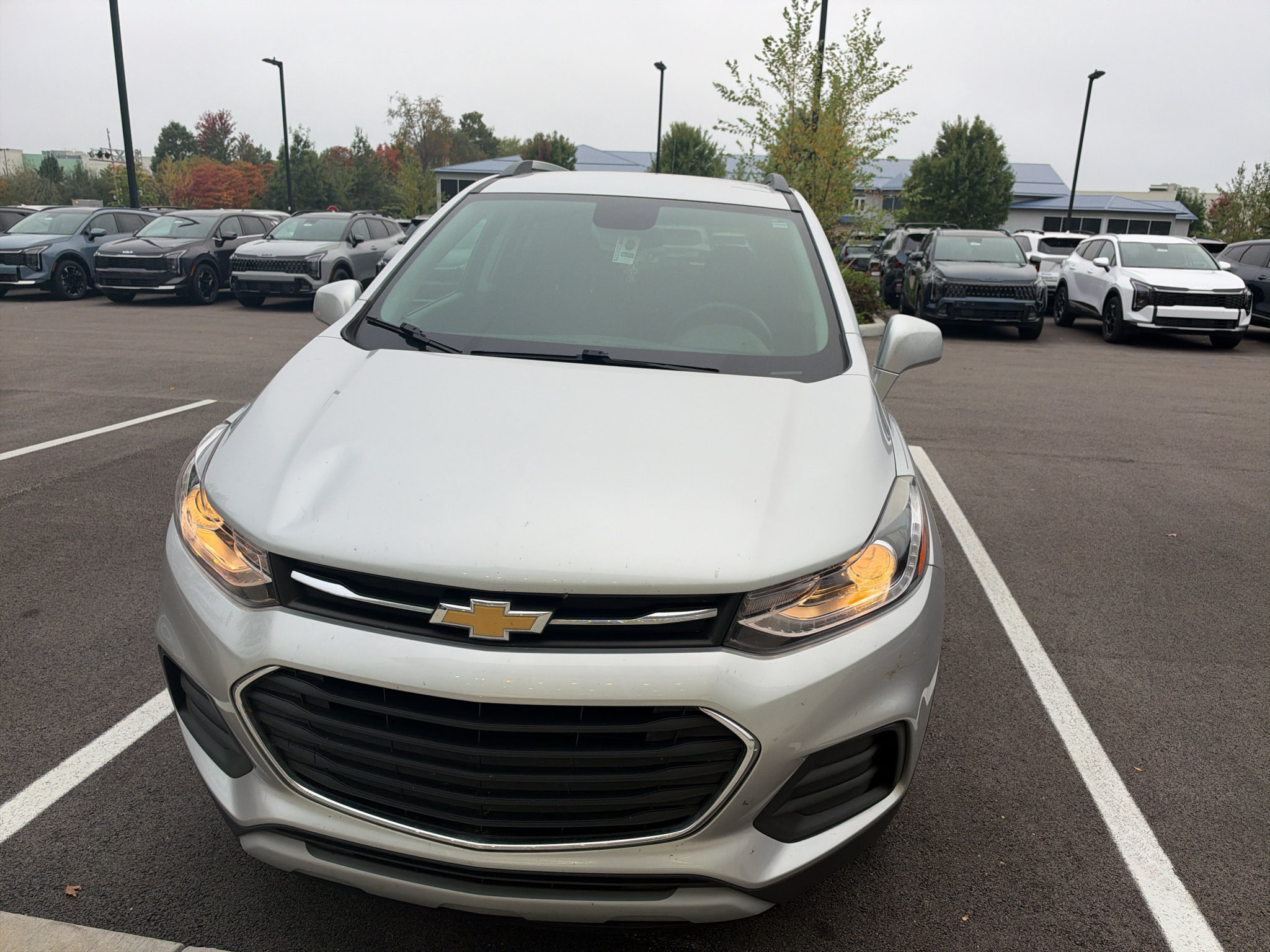 Used 2019 Chevrolet Trax LT FWD image 2