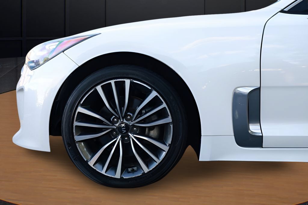 Used 2019 Kia Stinger Premium RWD image 6
