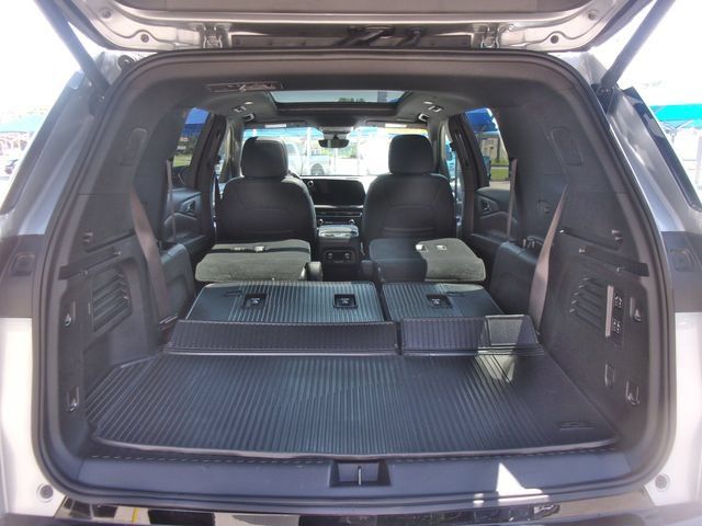 Used 2026 Chevrolet Traverse High Country w/ LPO, Floor Liner Package AWD/4WD image 30