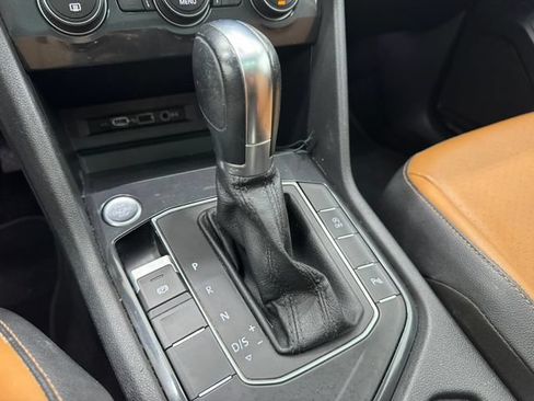 Used 2019 Volkswagen Tiguan SEL FWD image 27