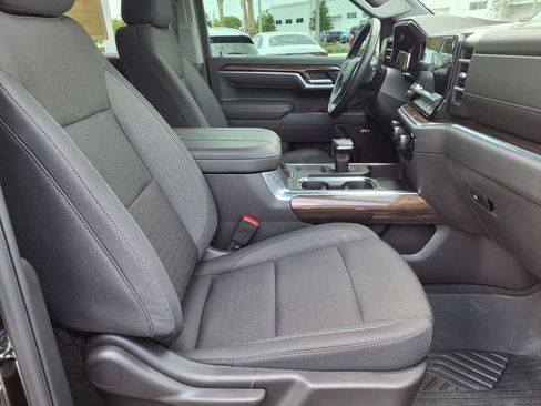 Used 2025 Chevrolet Silverado 1500 LT Trail Boss w/ Convenience Package II AWD/4WD image 15