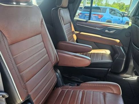 Used 2023 GMC Yukon Denali Ultimate AWD/4WD image 31