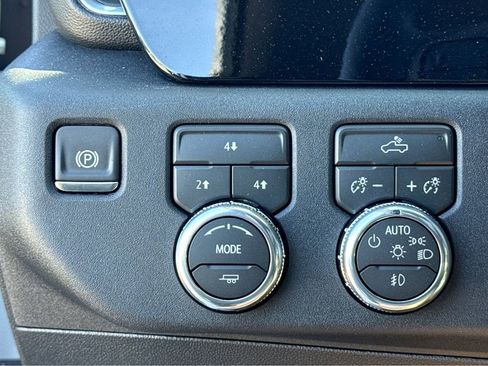 New 2026 GMC Sierra 2500 SLE AWD/4WD image 10