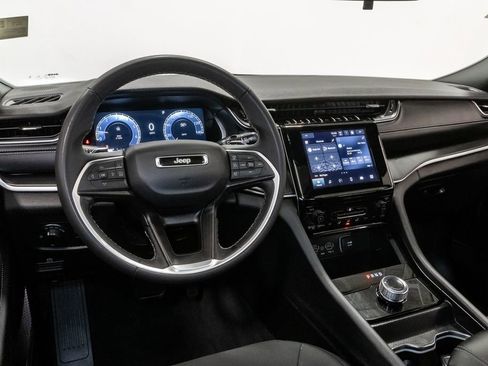 Certified 2025 Jeep Grand Cherokee L Laredo AWD/4WD image 7