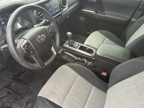 Used 2021 Toyota Tacoma TRD Off-Road w/ Technology Package image 9