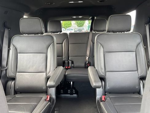 Used 2025 Chevrolet Tahoe Premier AWD/4WD image 29