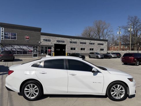 Used 2018 Chevrolet Malibu LT FWD image 8