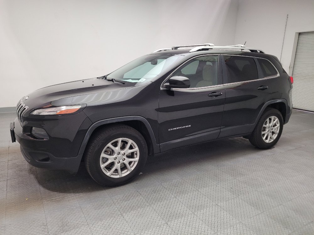 Used 2015 Jeep Cherokee Latitude w/ Cold Weather Group AWD/4WD image 2