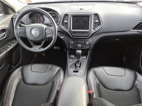 Used 2019 Jeep Cherokee Trailhawk w/ Cold Weather Group image 22