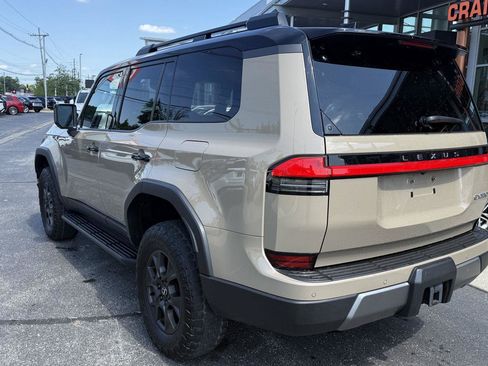 Used 2025 Lexus GX 550 AWD/4WD image 8