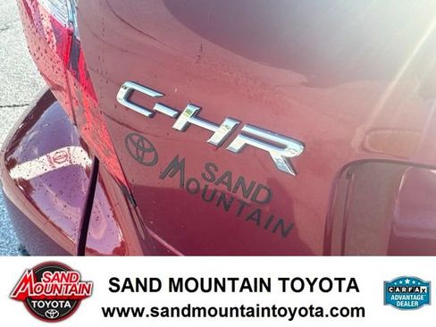 Used 2018 Toyota C-HR XLE FWD image 9