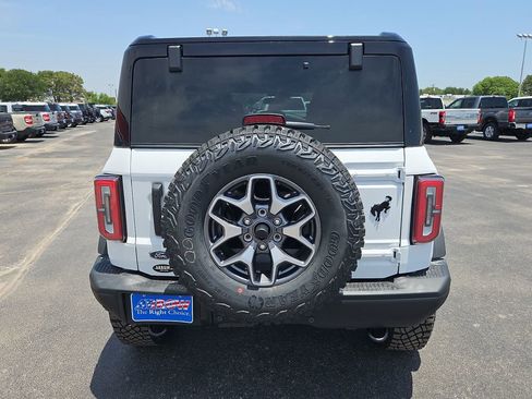 New 2025 Ford Bronco Badlands image 10