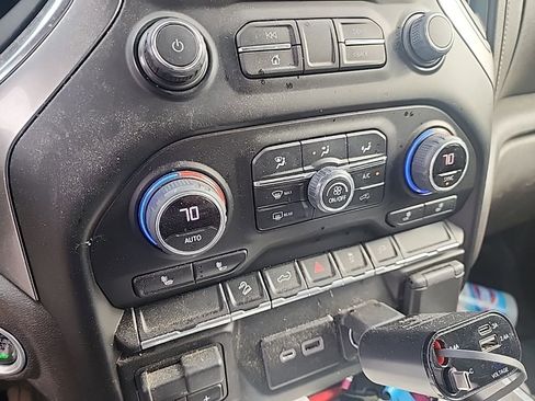 Used 2022 Chevrolet Silverado 1500 LT Trail Boss w/ Convenience Package II image 10