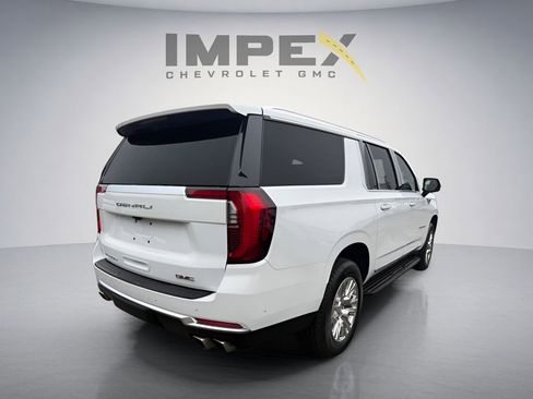 Used 2025 GMC Yukon XL Denali AWD/4WD image 6