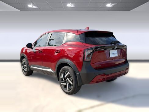 Used 2025 Nissan Kicks SV FWD image 3