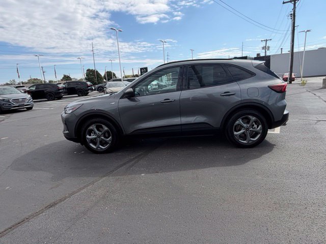 Used 2025 Ford Escape ST-Line FWD image 14