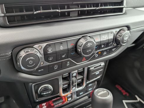 New 2026 Jeep Gladiator Rubicon AWD/4WD image 13