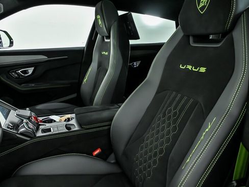 Used 2023 Lamborghini Urus Performante AWD/4WD image 23