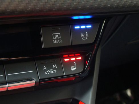 Used 2023 Audi RS e-tron GT image 26