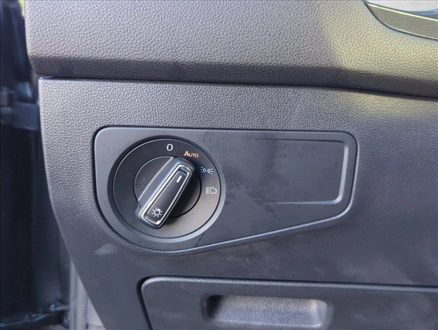 Used 2022 Volkswagen Tiguan SE R-Line FWD image 18