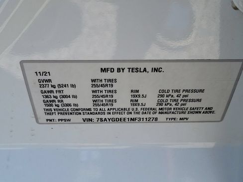 Used 2022 Tesla Model Y Long Range AWD/4WD image 27