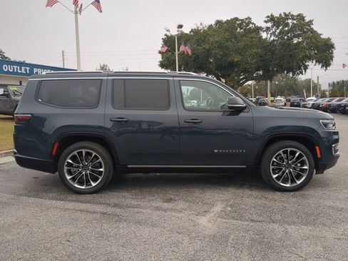 Used 2025 Jeep Wagoneer Series III w/ Premium Group I image 3