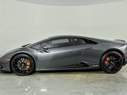 Used 2020 Lamborghini Huracan EVO RWD image 7